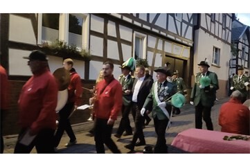 Vorschaubild Video: Festzug bei der St​. Viktor-Kirmes 2026