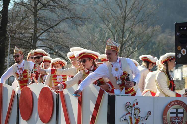  Fotogalerie: Rosenmontagszug in Ahrweiler 2025 