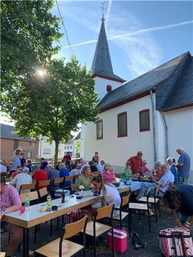 Picknick unter der Sonne.