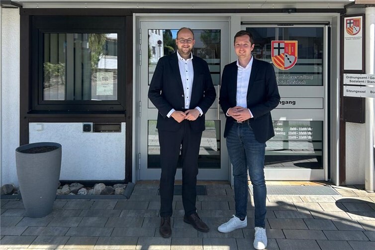 Pierre Fischer (Bürgermeister der VG Rengsdorf-Waldbreitbach) und Korbinian Wester (Bürgermeisterkandidat für die VG Unkel)
