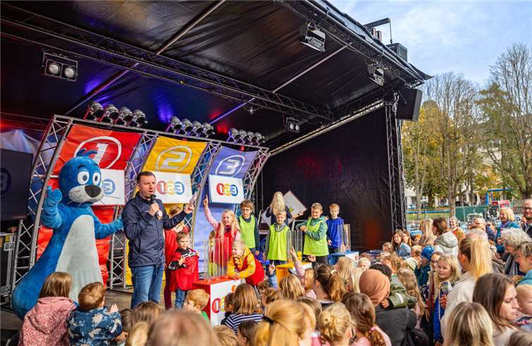 Piet Floss war der Stargast im Kurpark.  Foto: Marketing GmbH/Max Harrus