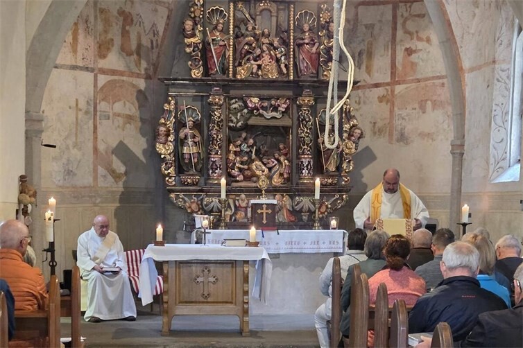 Pilgermesse in der Wallfahrtskapelle St. Jost mit Dekan Jörg Schuh und Diakon Martin Nober.