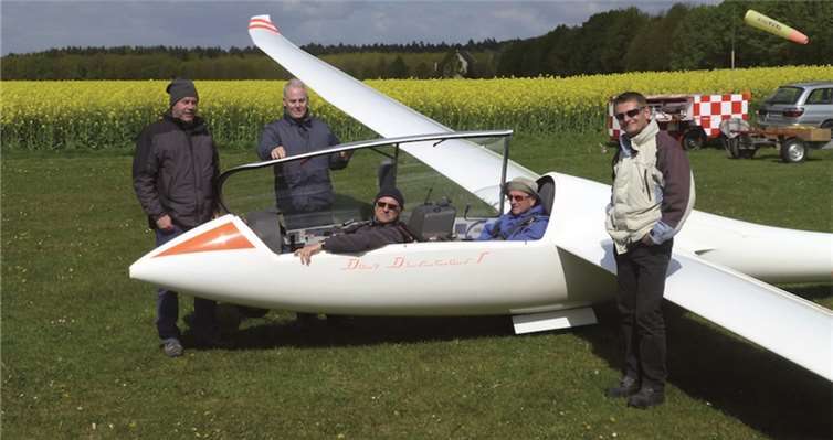 Piloten des LV Mönchsheide fliegen sich auf dem neu erworbenen Duo Discus T ein.privat