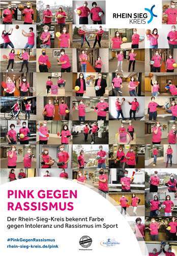 Plakat zum Thema „Pink gegen Rassismus“, auf dem Mitarbeiterinnen und Mitarbeiter des Kreisverwaltung Rhein-Sieg-Kreis und des Kreissportbundes Rhein-Sieg e.V. im pinken T-Shirt und mit Sportgerät posieren.