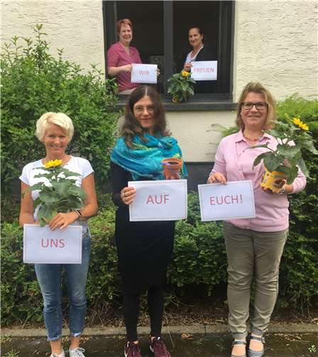 Planen die Wiederaufnahme der Angebote (v.l.n.r.): Oben: Nicole Klein und Martina Schwarz-Heintges; Unten: Andrea Feistel, Sabine Prüstel und Stefanie Lange. Es fehlt Lisa Freyth –PEKiP. Foto: privat