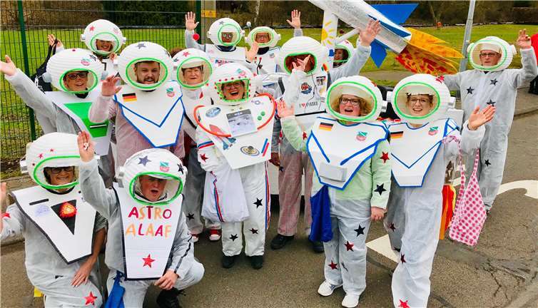 Platz 1 im Kostümwettbewerb - die Astronauten vom vom Bürgerverein. Fotos: Thomas Kramer