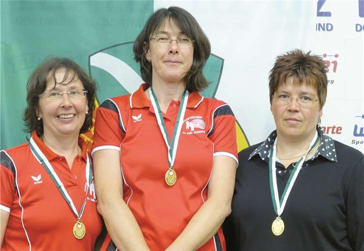 Platz 1 in der Damenaltersklasse bei den Landesmeisterschaften in Dortmund; vl. . Ingrid Schadt, Ruth Degen-Leyendecker und Birgit Schug. privat