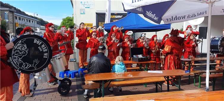 Platzkonzert bei der Feuerwehr. 