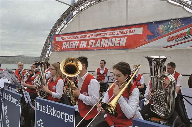 Platzkonzerte der Remagener Stadtsoldaten und des Spielmannszuges Rheinklänge begeisterten am Sonntag.
