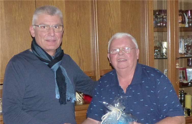 Platzwart Paul Koschek wurde zum Ende des Monats verabschiedet.Foto: TC Bad Bodendorf