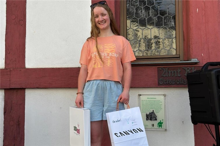 Podest Elite Damen 57km-Strecke mit Natalie Griebel