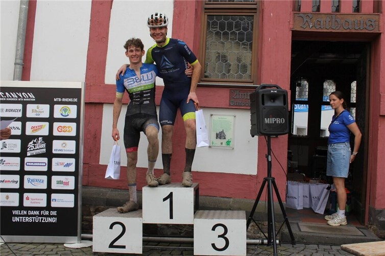 Podest Elite Herren 42 km-Strecke mit Julian Griebel und Lasse Westphal