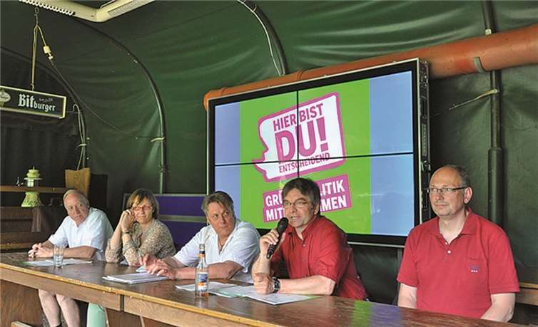 Podiumsdiskussion mit Klaus Meurer (Direktkandidat), Katharina Raue (MdL), Moderator und Geschäftsführer Thomas Beckgerd, Konrad Böhnlein (Fraktionsvorsitzender Kreistag), Martin Schmitt (Sprecher Ortsverband Mayen-Vordereifel). privat