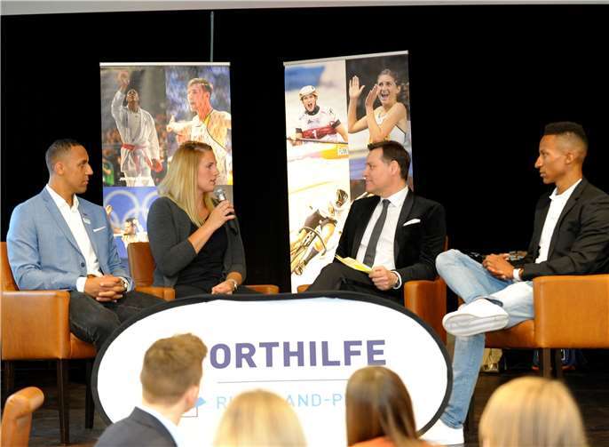 Podiumsgespräch mit (von links) Jonathan Horne, Christin Hussong, Holger Wienpahl, Raphael Holzdeppe.