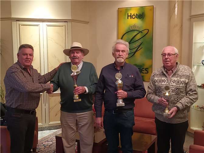 Pokalsieger 2022 v.li. Vorsitzender Manfred Krüger, Heribert Stockhausen, Werner Kuhlen und Günther Theisen.