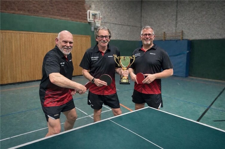 Pokalsieger (v. l.): Rainer Rönn, Dieter Schäfer und Frak Hohenschurz