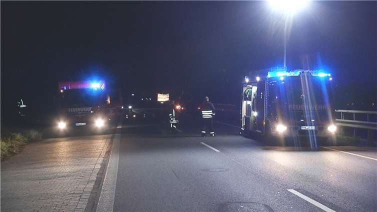 Polizei und Rettungskräfte waren im Einsatz, die Bundesstraße wurde gesperrt, ein Gutachter hinzugezogen.