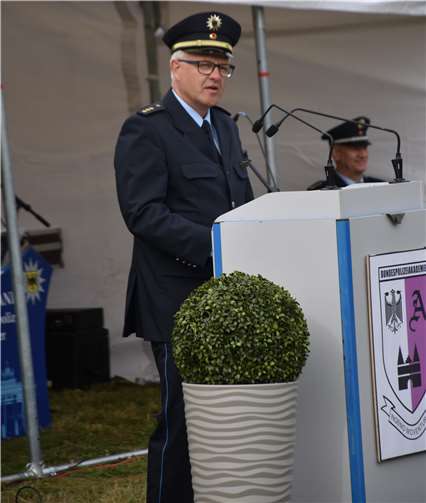 Polizeidirektor Carsten Westerkamp, Leiter des Bundespolizeiaus- und -fortbildungszentrums Swisttal, begrüßte die Gäste und Kollegen.