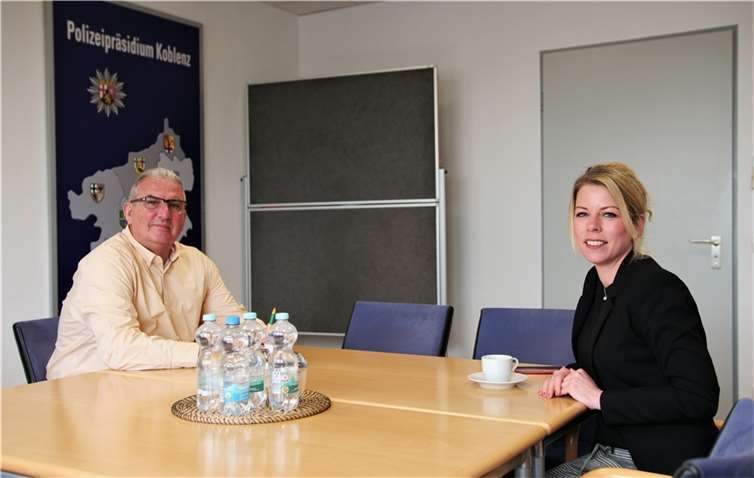 Polizeipräsident Karlheinz Maron und Lana Horstmann. Foto: Büro Lana Horstmann