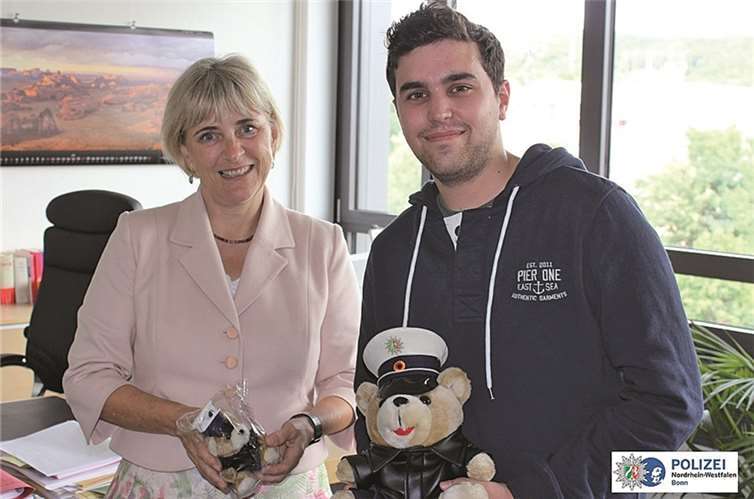 Polizeipräsidentin Ursula Brohl-Sowa dankte Johannes Nettekoven.