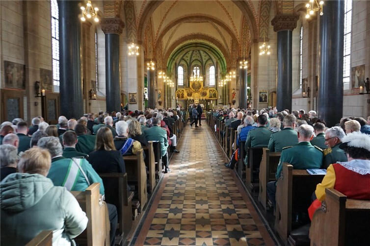 Die  St. Hubertus Schützenbruderschaft Weißenthurm feiert mit europäischer Gemeinschaft