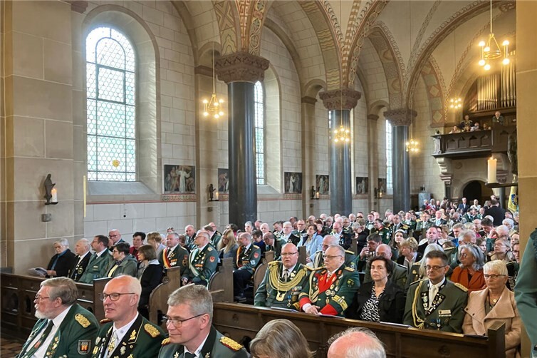 Die  St. Hubertus Schützenbruderschaft Weißenthurm feiert mit europäischer Gemeinschaft