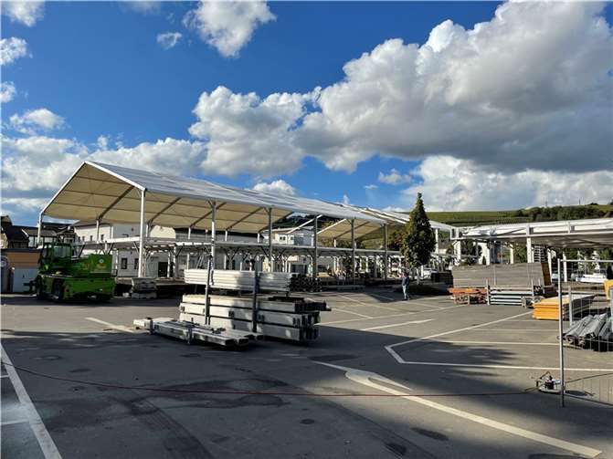 Pop-Up-Malls auf dem Moses-Parkplatz.Foto: ROB