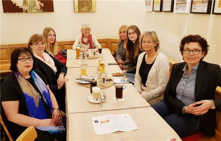 Positiv bewertete Vorsitzende Heike Krämer-Resch (r.) die Vereinbarungen des Berliner Koalitionsvertrags im Hinblick auf Frauen und Familien.  privat