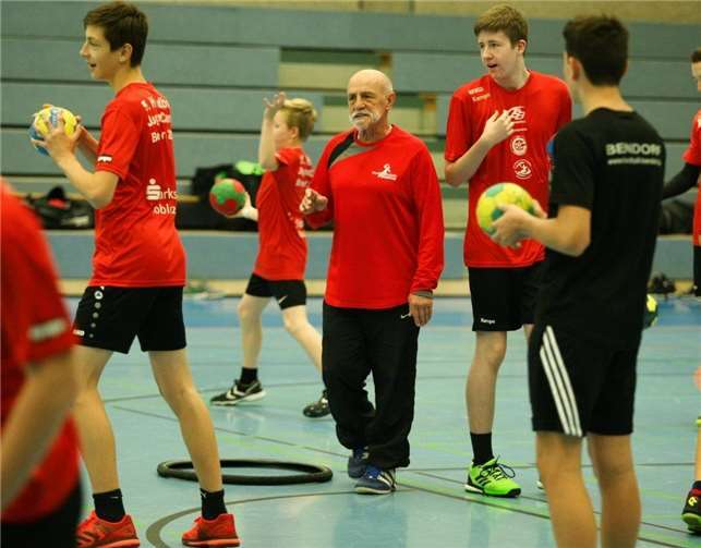 Power-Coach Iljo Duketis wird wieder das Handball Power Camp leiten. privat
