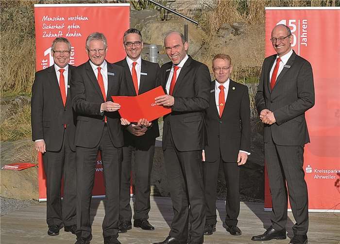 Präsentierten die Bilanz 2014 der KSK Ahrweiler: (v.l.) Achim Gemein, Dieter Zimmermann (Vorstandsvorsitzender), Michael Jünger, Guido Mombauer, Günter Witsch und Markus Krupp. Fix