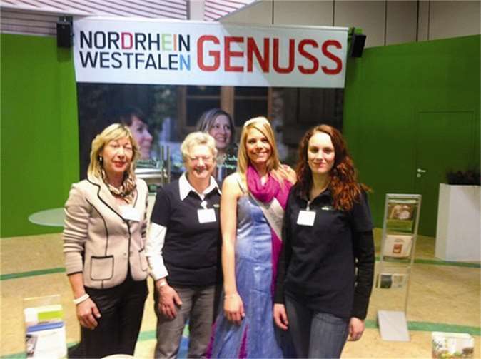 Präsentierten die Region auf der Grünen Woche in Berlin: v.l. Irmgard Brauweiler, Dr. Bärbel Steinkemper, Meckenheims Blütenkönigin Yvonne Lanzerath und Luana Felline.RVT e.V.