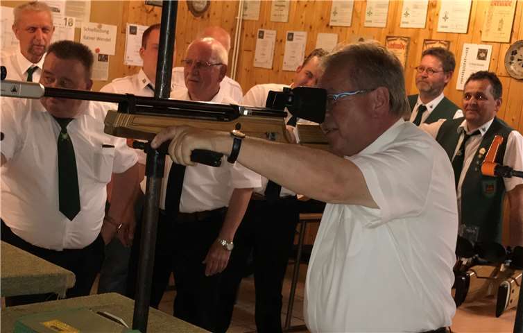 Präses Ralf Birkenheier beim Anschuss auf den Königsadler.Privat