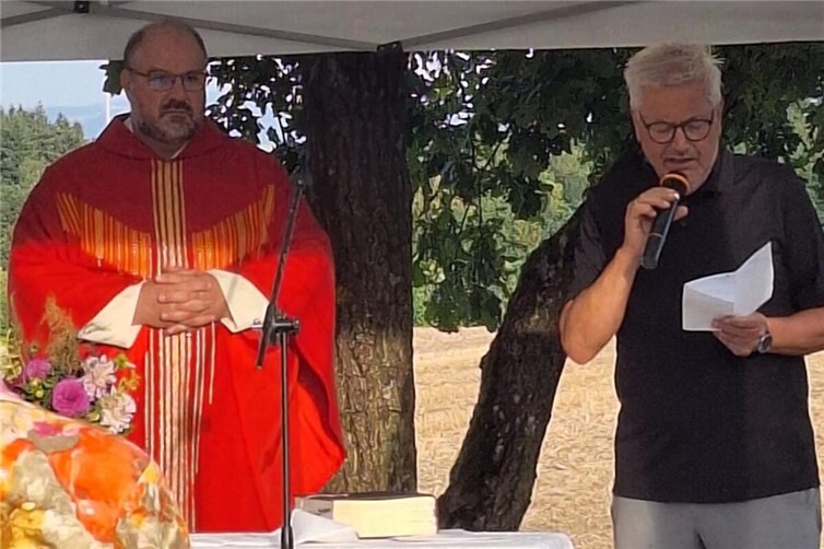 Präses und Dekan Jörg Schuh mit Brudermeister Rolf Keuser der St.-Matthias-Bruderschaft Mayen