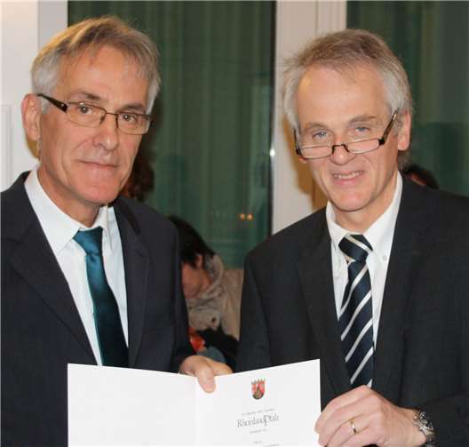 Präsident Jörg Berres zeichnete Harald Wirtz in einer kleinen Feierstunde aus. privat