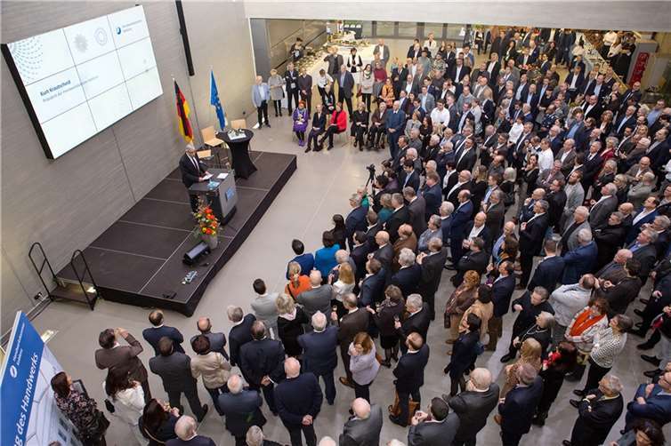 Präsident Kurt Krautscheid konnte zum traditionellen Neujahrsempfang der Handwerkskammer Koblenz rund 600 Gäste begrüßen. Fotos: Klaus Herzmann