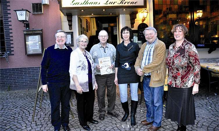 Präsident Rainer Vendel (2. v. r.) und seine Vorstandskollegen freuten sich, Sylvia Scheil (3. v. r.) neu im Verein begrüßen zu dürfen. AB