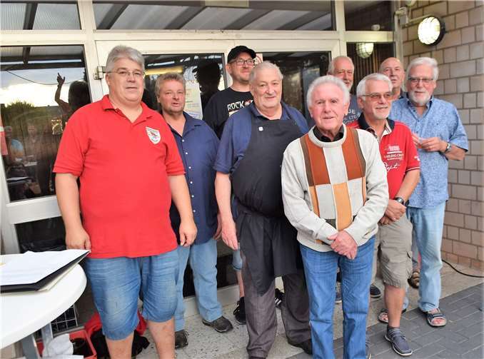 Präsident Ralf Nuß gratulierte den Mitgliedernzu ihrer langjährigen Vereinszugehörigkeit.
