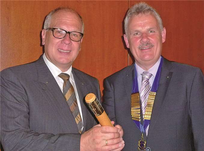 Präsidentenwechsel bei den Lions: von Jürgen Antwerpen auf Stefan Raetz. privat