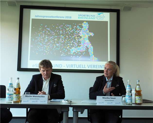 Präsidentin Monika Sauer stellt im Beisein von Geschäftsführer Martin Weinitschke das SBR-Jahresprogramm vor.SBR