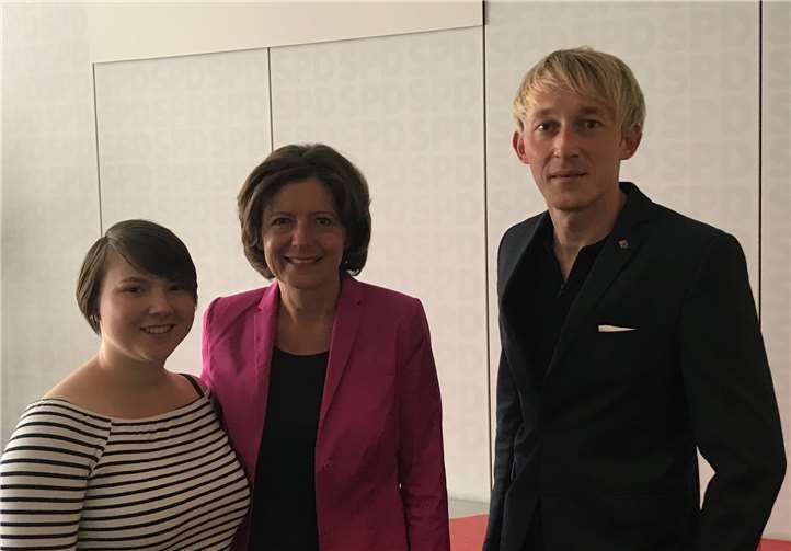 Praktikantin Jilyara Funk traf, gemeinsam mit MdL Marc Ruland, Ministerpräsidentin Malu Dreyer. privat