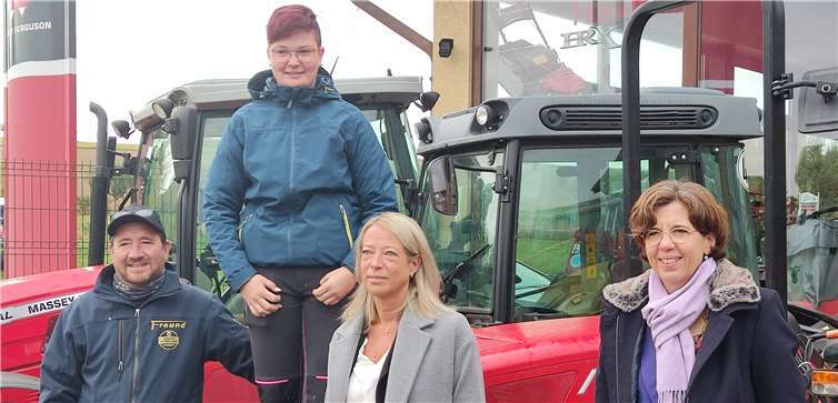 Praktikumsbesuch mit Firmeninhaber Marcel Freund, Celine Klein, Elke Schott und Anja Obermann (von links nach rechts).Foto: Ministerium für Bildung