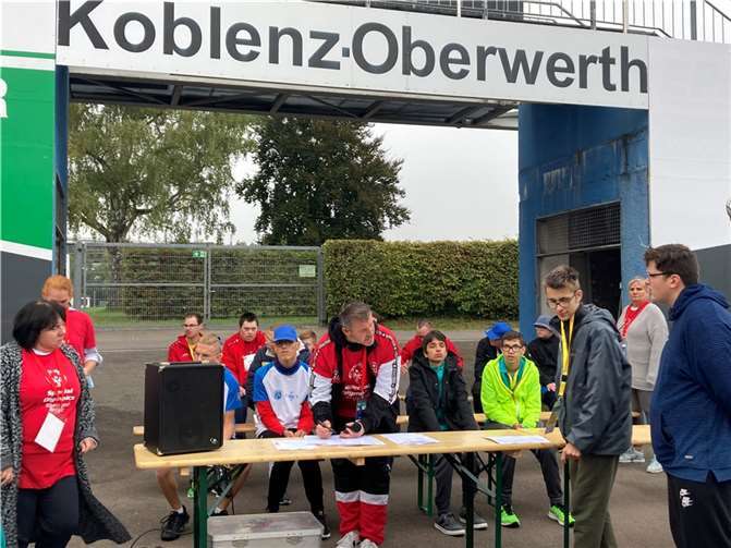 Praktische Erfahrungen für ihren zukünftigen beruflichen Einsatz konnten Teilnehmende einiger Lehrgänge im sozialen Berufsfeld der ComFair GmbH, Kooperationspartner des BFW Vallendar, bei den Special Olympics auf dem Oberwerth sammeln. Foto: privat