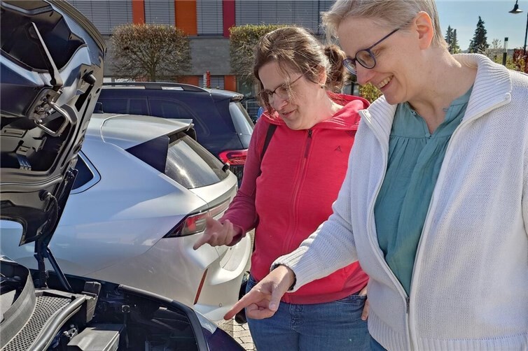 Praxisnah vermittelte Technik der E-Mobilität.