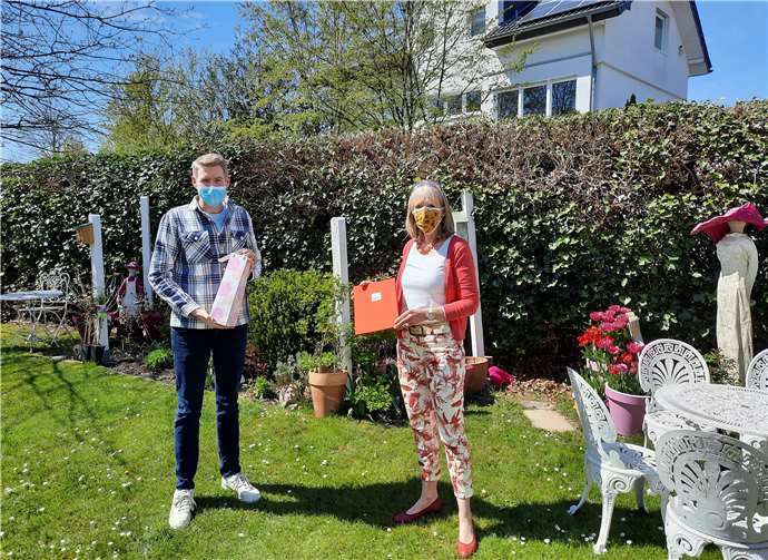 Preisübergaben an Frau Schnabel.