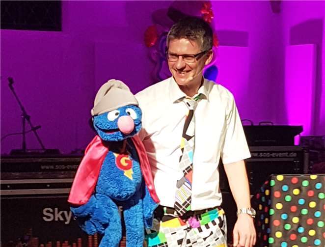 Premiere mit Puppe: Das Programm vom Hannes.