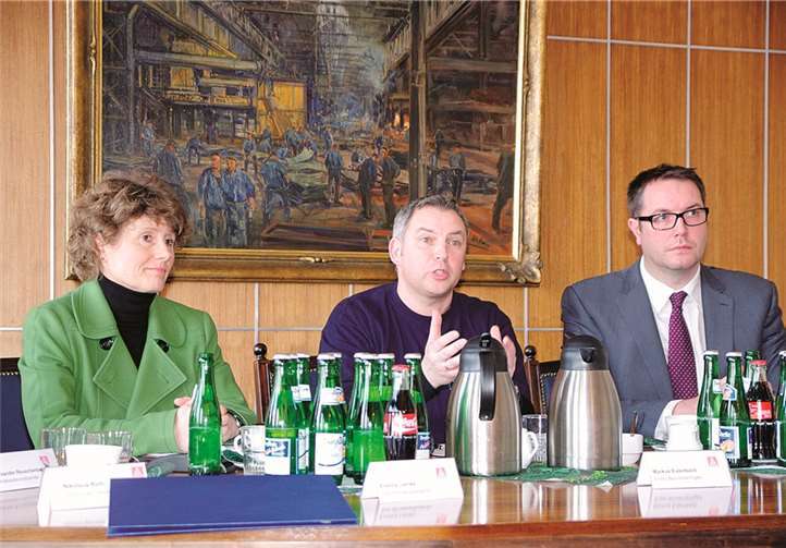 Pressekonferenz im Neuwieder Rathaus: (v.l.) Ministerin Eveline Lemke, IG-Metall-Bevollmächtigter Markus Eulenbach, Minister Alexander Schweitzer.