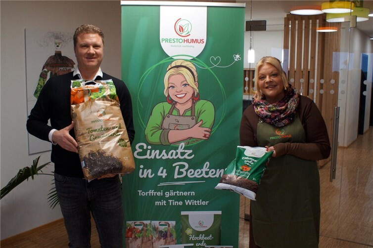 Presto Humus Geschäftsführer Alexander Storr und Tine Wittler freuen sich auf die Zusammenarbeit. Fotos: K. Hohn