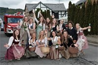 Oktoberfest und Trachtenumzug in Insul mit Musik und viel Gaudi