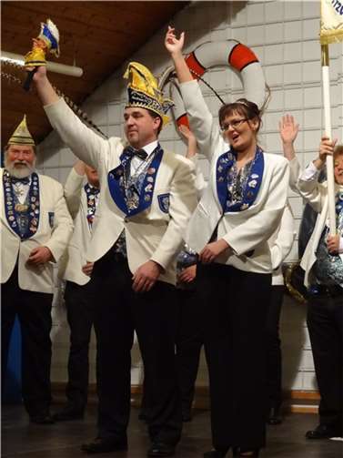 Prinz Andreas II. (Schüller), ein Dortmund Fan von der Ahr mit seiner Prinzessin Tatjana I. (Schüller), liebt Musicals und bei Nägel und Beauty ist sie wunderbar. Fotos: Julia Fröder 