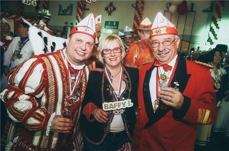 Prinz Baffy I. mischte sich unter sein närrisches Volk. Fotos: Hamacher